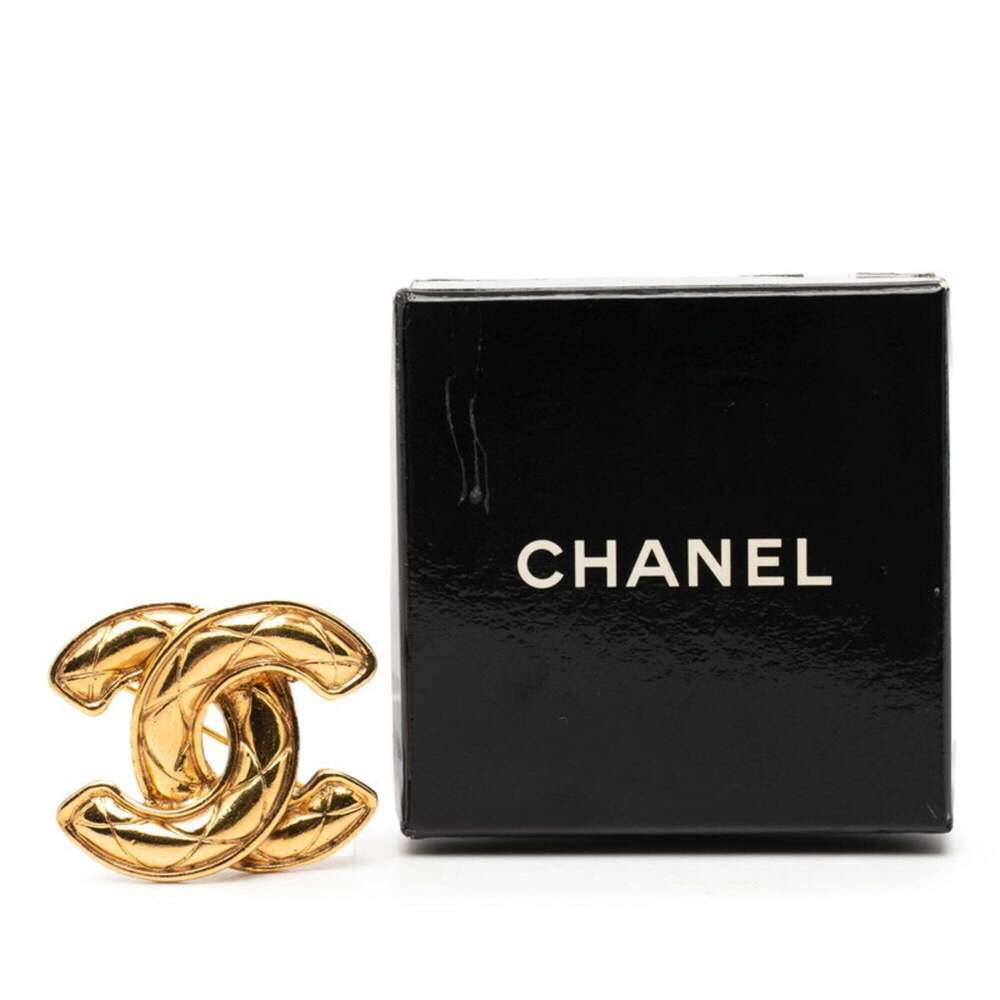 CHANEL Gold Logo Brooch - Picture 5 of 5